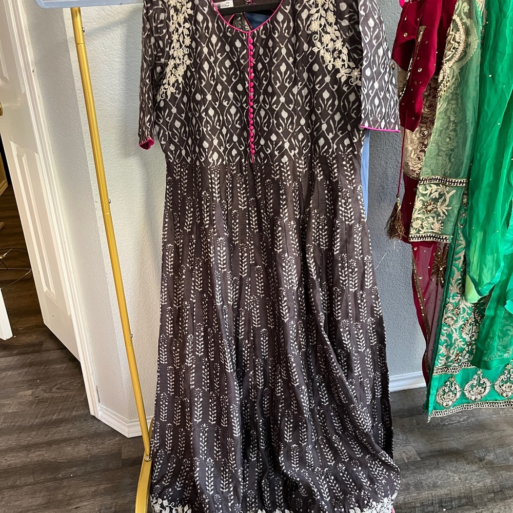 Elegant Gray Patterned Dress